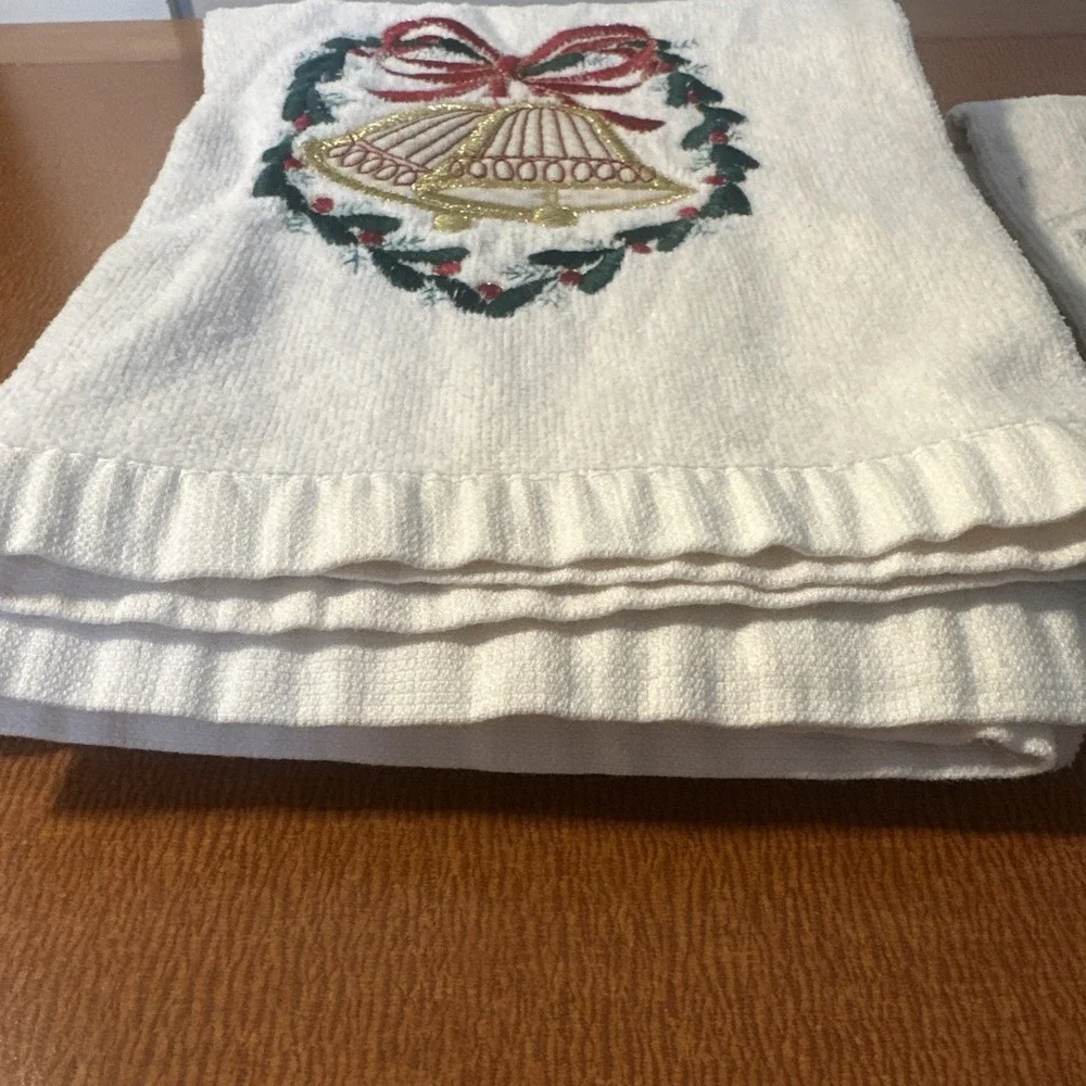 Vtg Christmas Bell Towel Set Bath & Hand‎ Towel